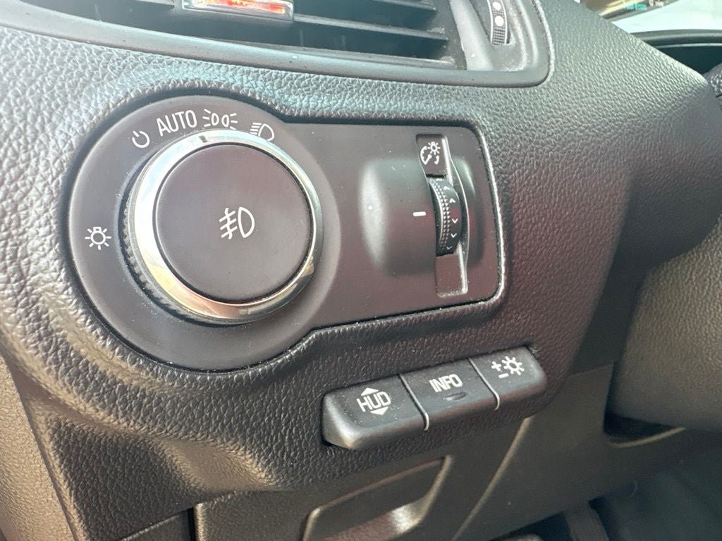 Used 2019 Buick Envision Premium w/ Driver Confidence Package AWD/4WD image 22