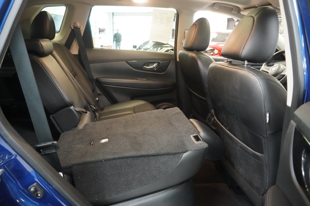 Used 2019 Nissan Rogue SL w/ Premium Package AWD/4WD image 32