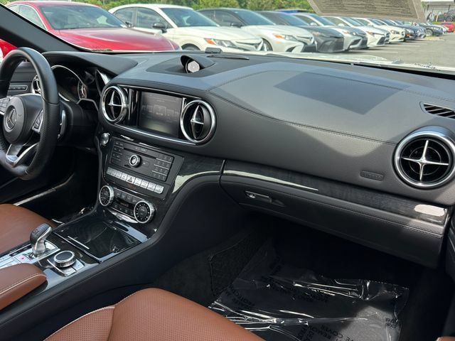 Used 2017 Mercedes-Benz SL 550 image 18