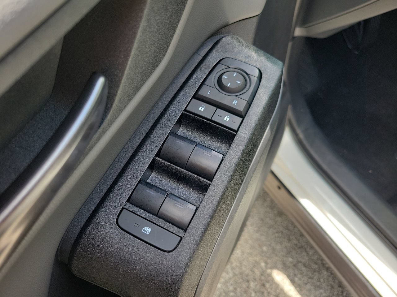 Used 2026 Toyota RAV4 XLE Premium FWD image 16