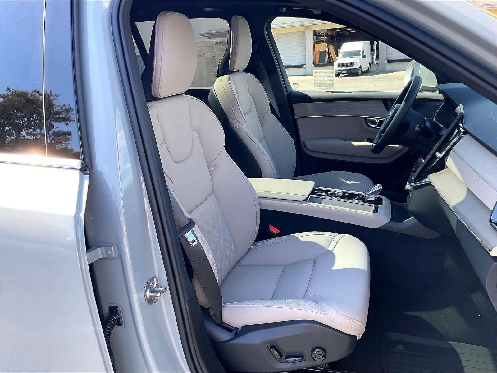 New 2027 Volvo XC90 B6 Plus AWD/4WD image 31