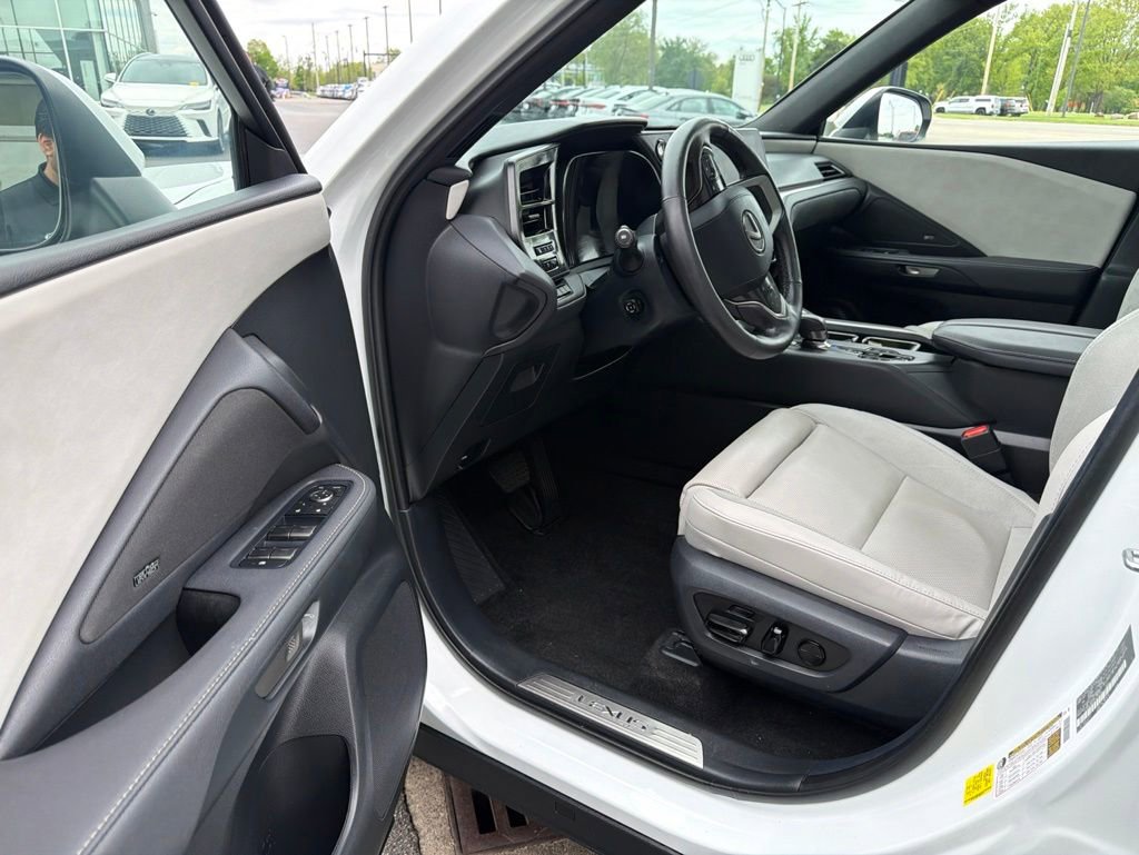 Used 2025 Lexus TX 350 AWD w/ Technology Package image 12