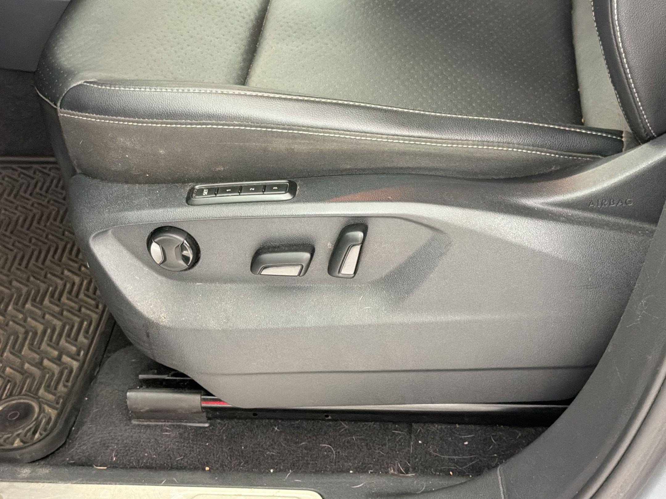 Used 2018 Volkswagen Atlas SEL w/ R-Line Package FWD image 14