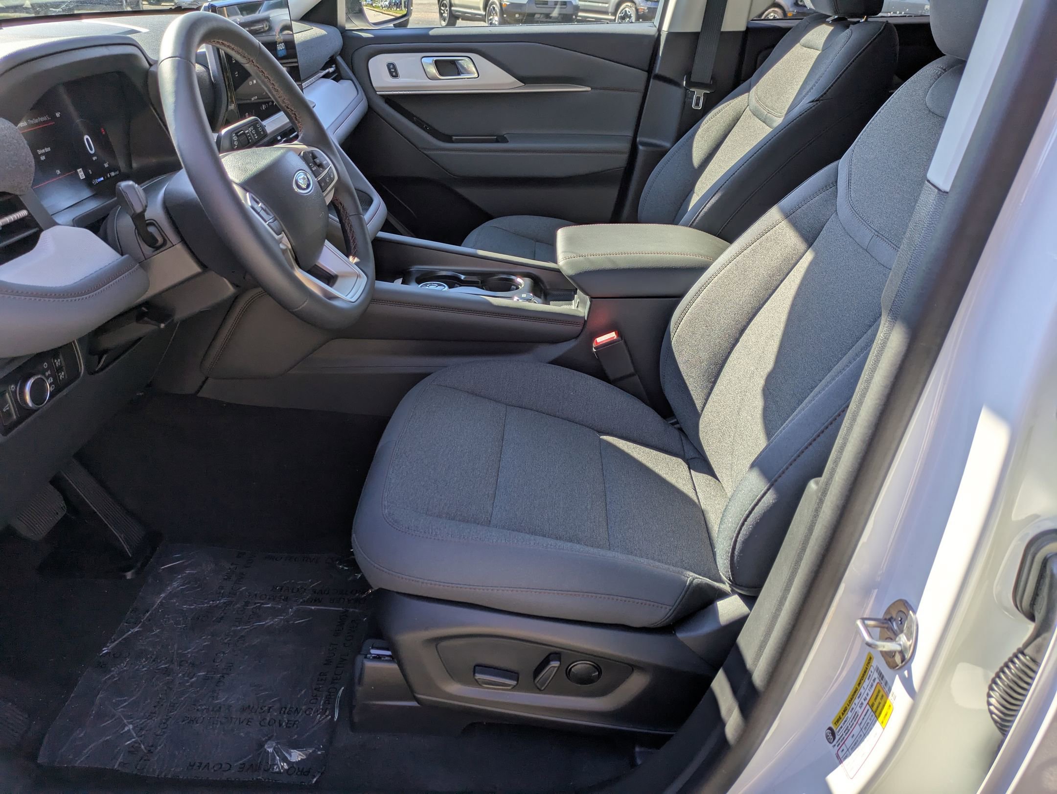 Certified 2025 Ford Explorer Active image 14