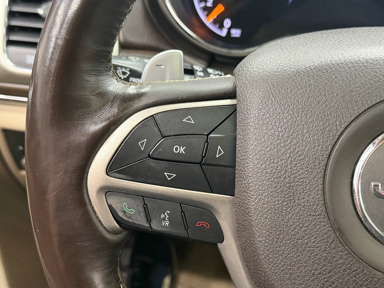 Used 2015 Jeep Grand Cherokee Overland AWD/4WD image 27