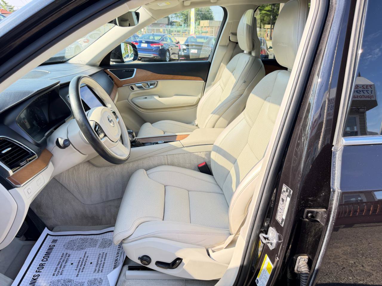 Used 2016 Volvo XC90 T6 Inscription w/ Vision Package AWD/4WD image 12