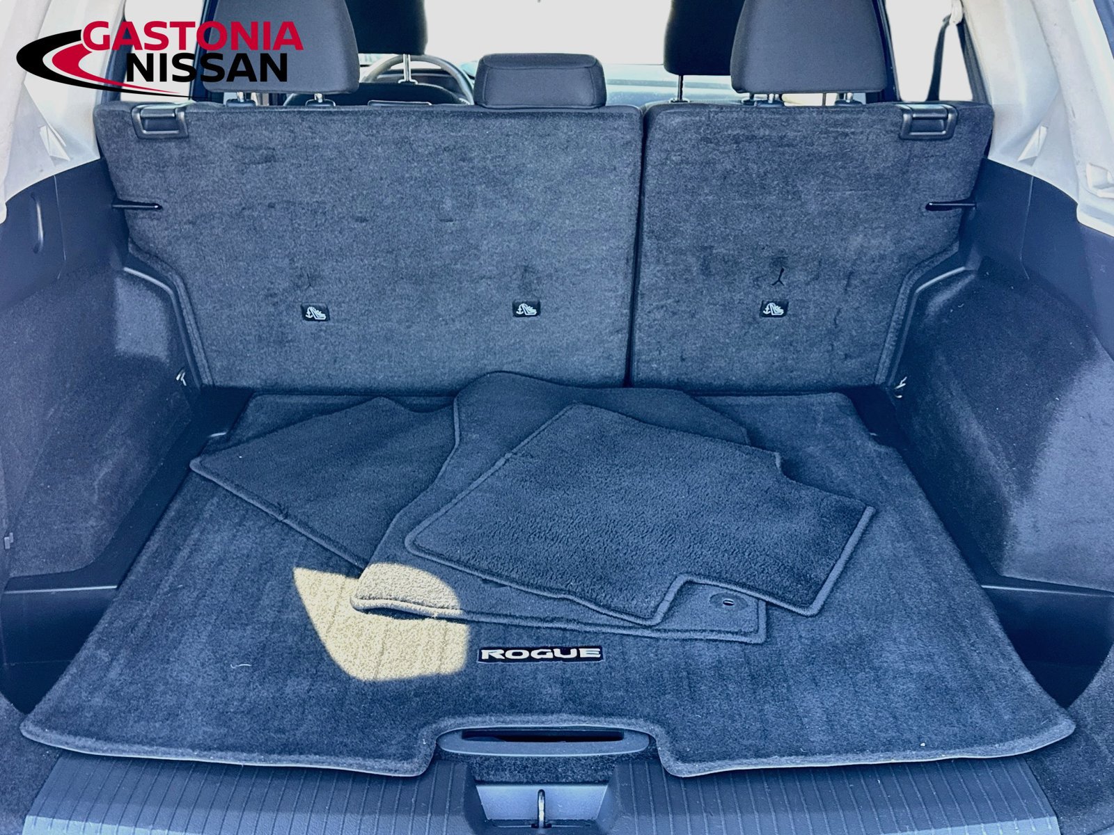 Used 2025 Nissan Rogue SV AWD/4WD image 34