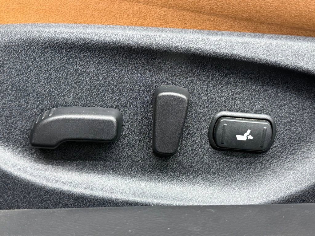 Used 2023 INFINITI Q50 Sensory image 21