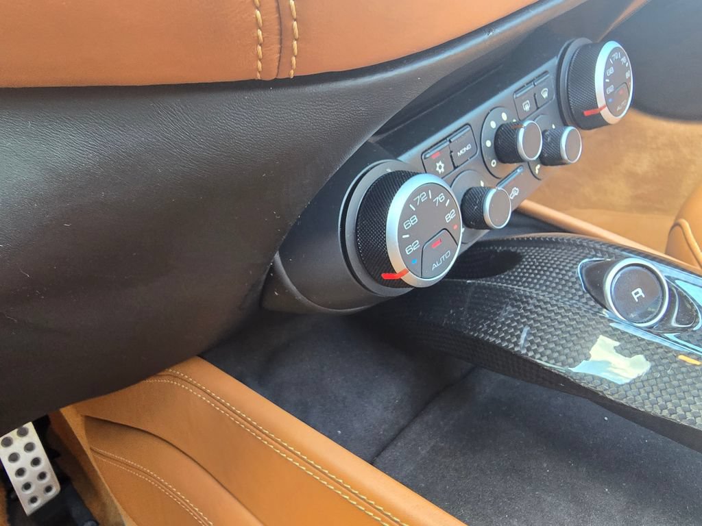 Used 2015 Ferrari California T RWD image 37