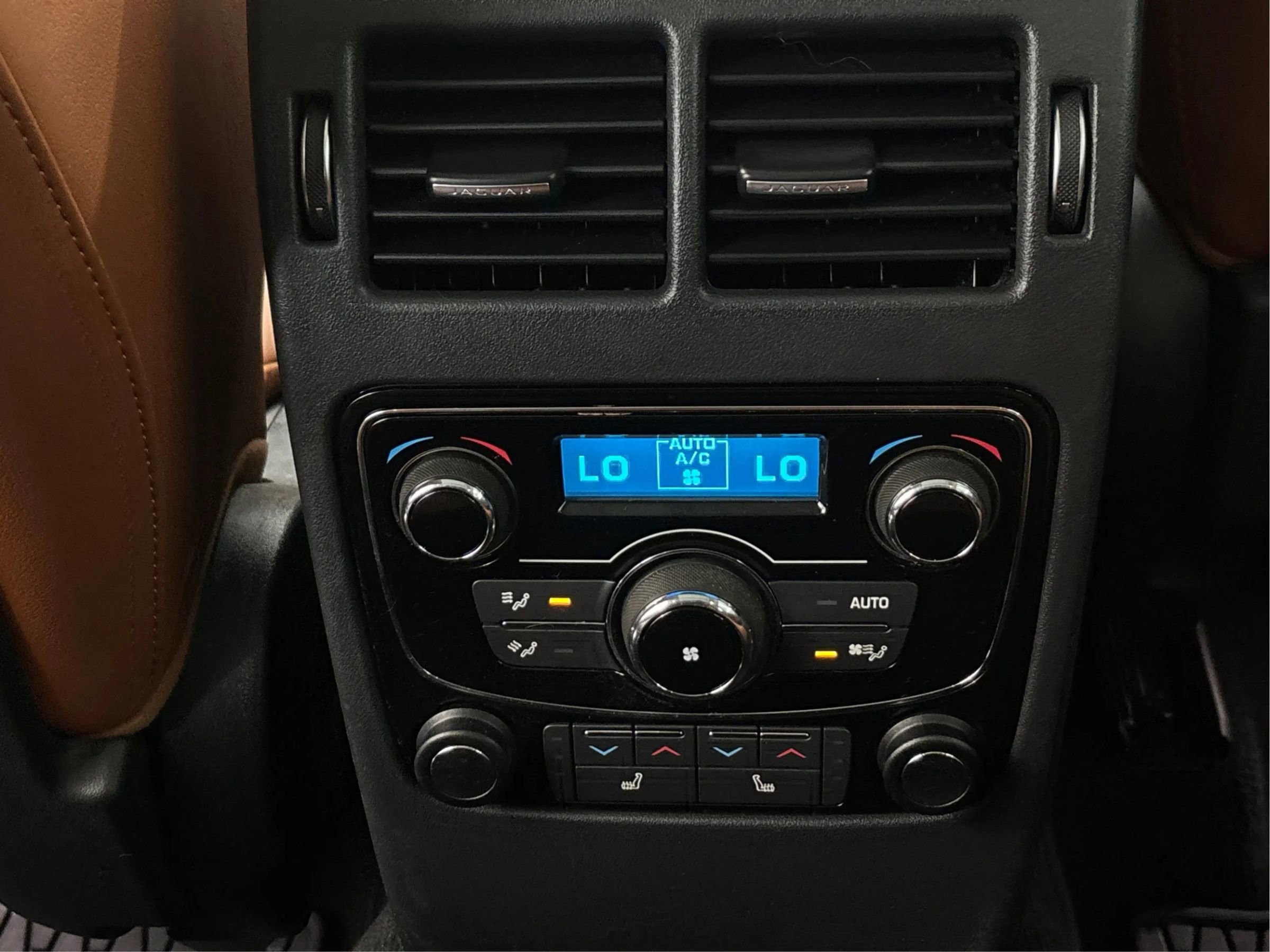 Used 2019 Jaguar F-PACE Portfolio image 23