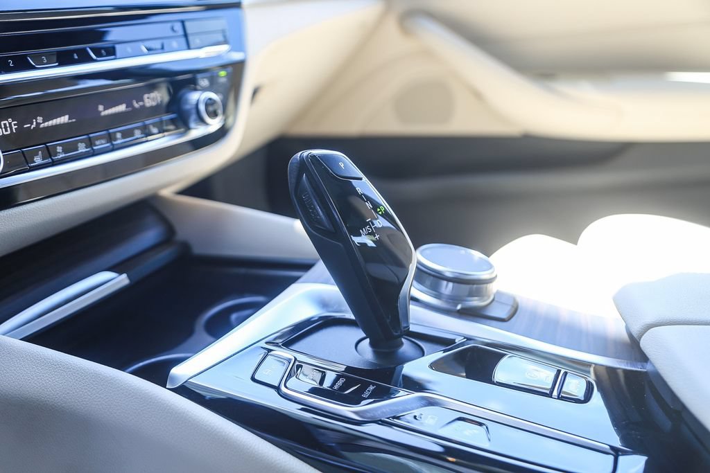 Used 2023 BMW 530e w/ Convenience Package RWD image 19
