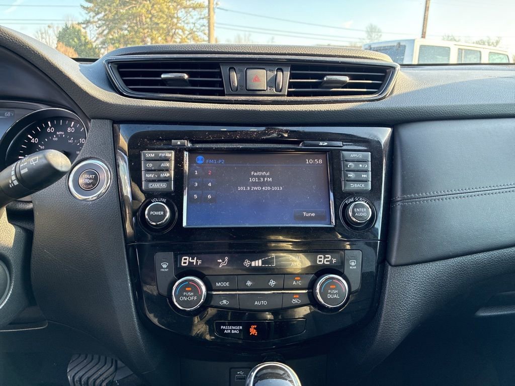 Used 2017 Nissan Rogue SL w/ SL Premium Package image 15