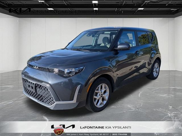 Used 2023 Kia Soul LX w/ LX Technology Package image 1