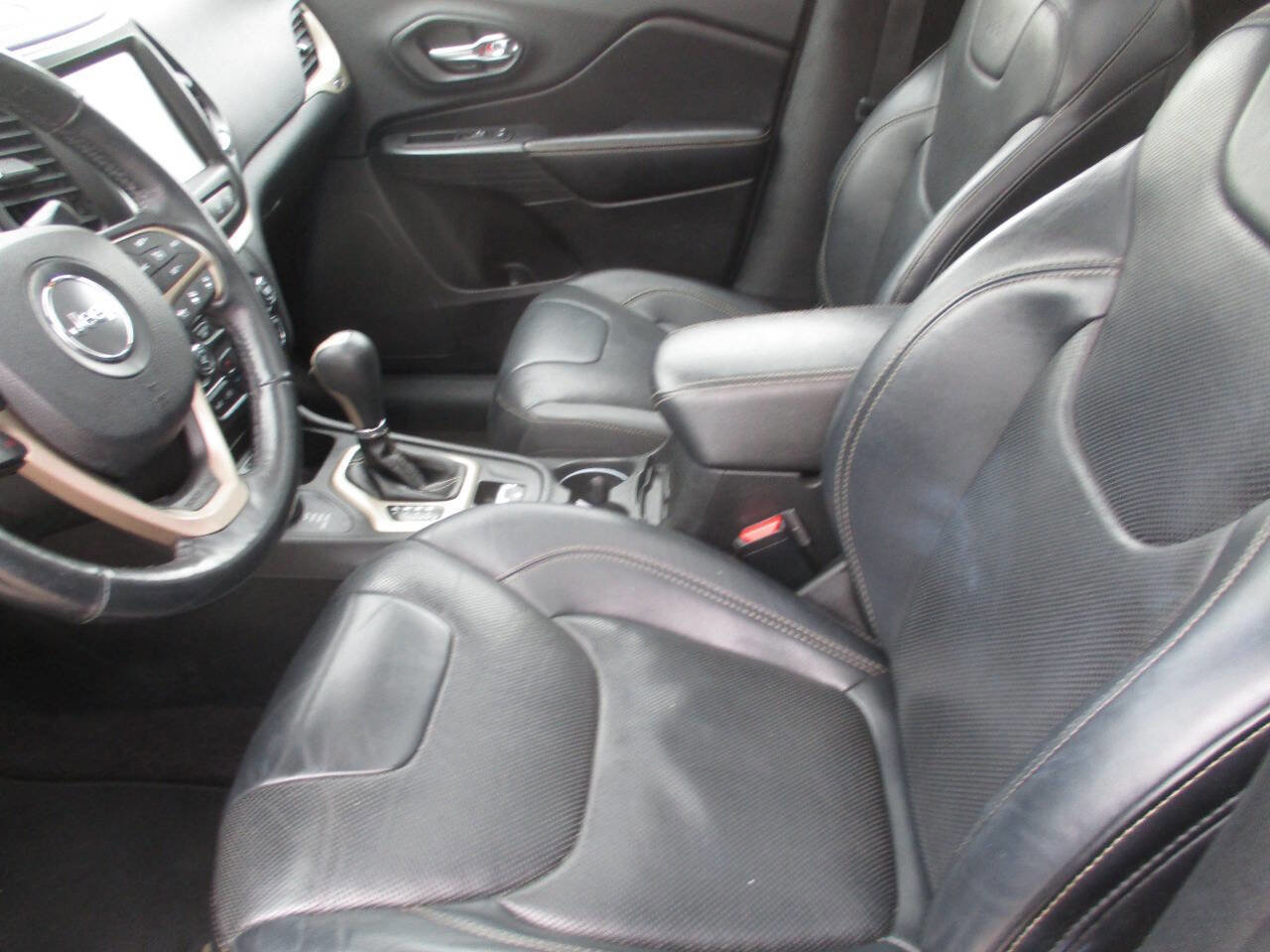 Used 2016 Jeep Cherokee Limited w/ Luxury Group image 17