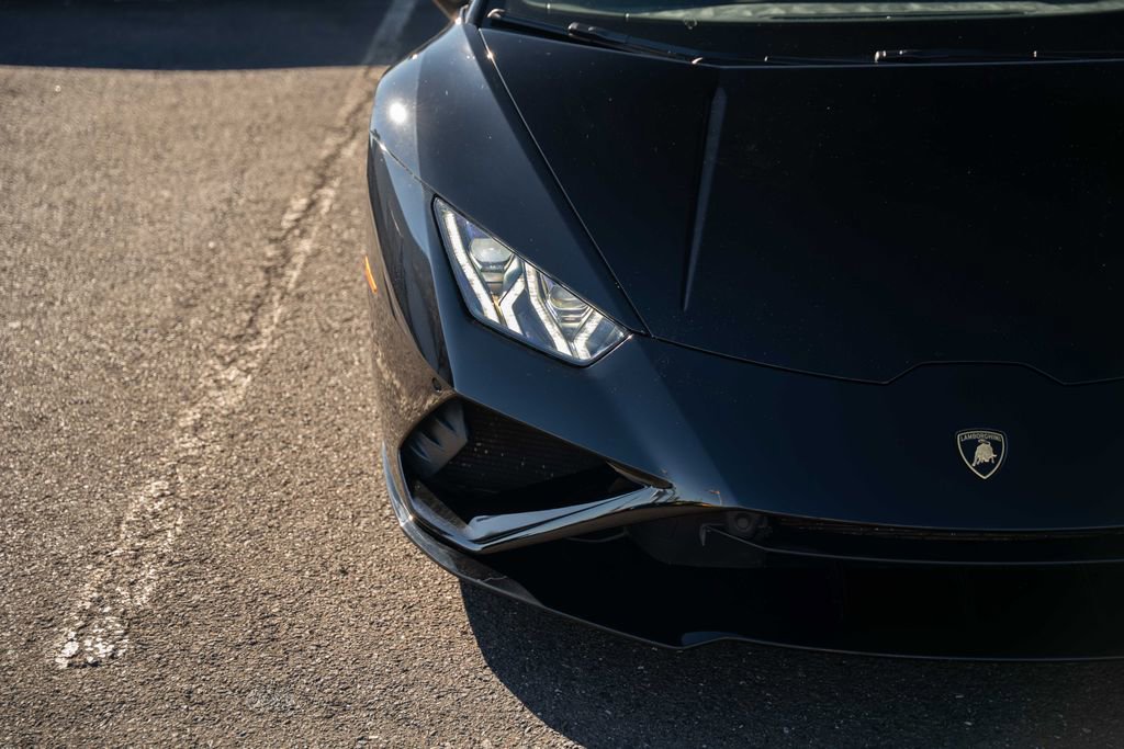 Used 2021 Lamborghini Huracan EVO RWD image 8