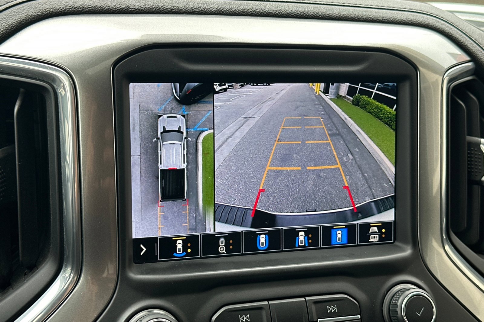 Used 2021 Chevrolet Silverado 2500 LTZ w/ Z71 Chrome Sport Edition image 26