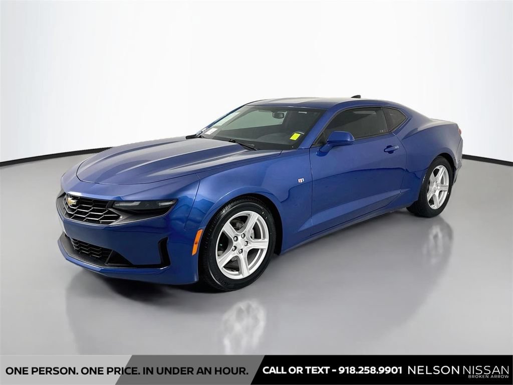 Used 2019 Chevrolet Camaro LT RWD image 1