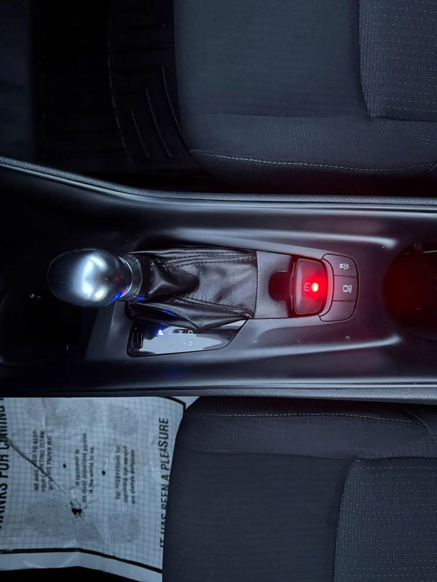 Used 2018 Toyota C-HR XLE image 35