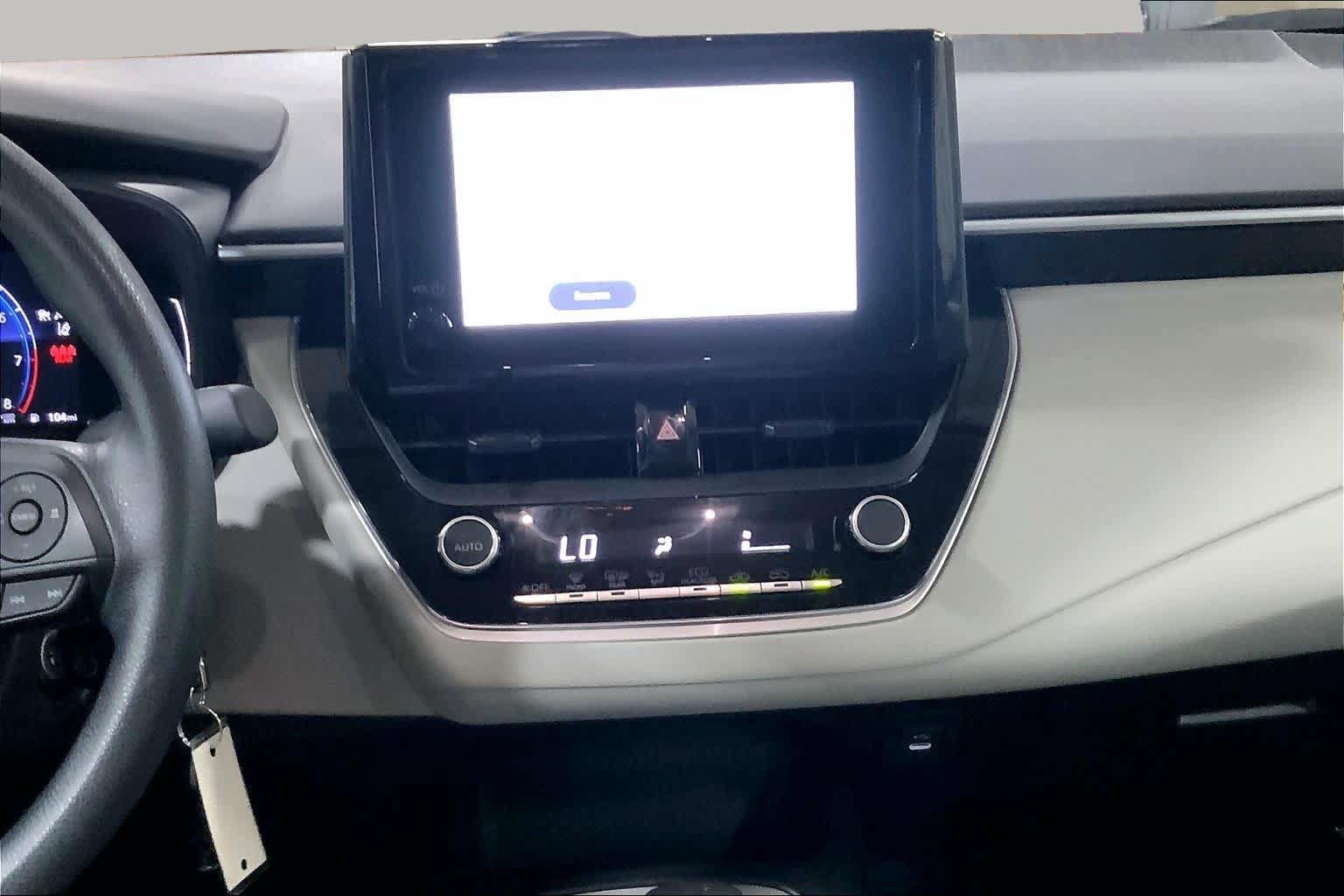 Used 2026 Toyota Corolla LE FWD image 7