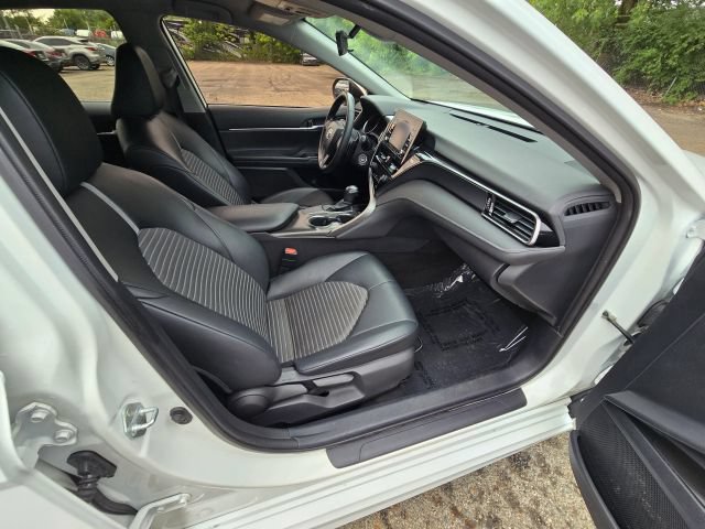 Used 2021 Toyota Camry SE FWD image 16