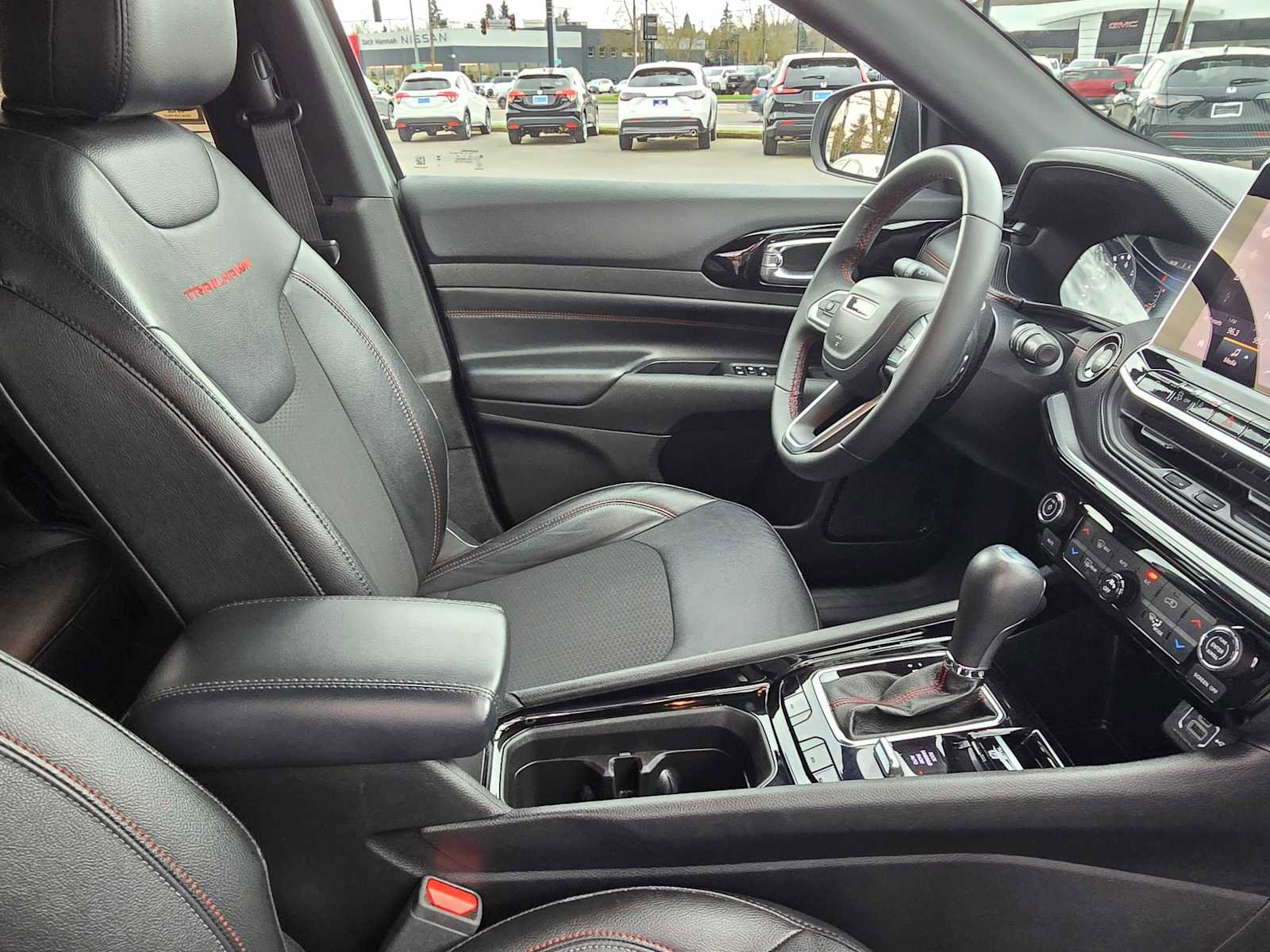 Used 2024 Jeep Compass Trailhawk image 10