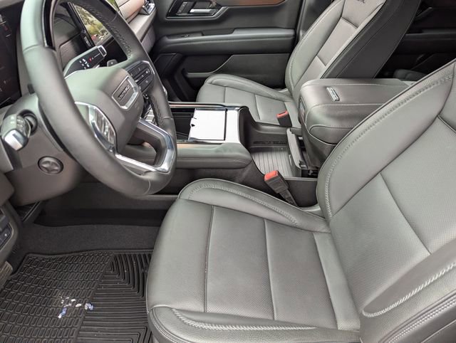 Used 2025 GMC Yukon Denali w/ Advanced Technology Package image 22