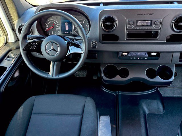 Used 2026 Mercedes-Benz Sprinter 2500 image 28