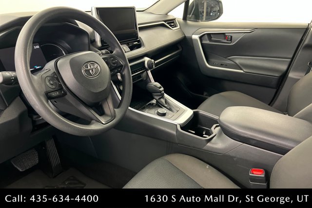 Used 2025 Toyota RAV4 LE AWD/4WD image 15