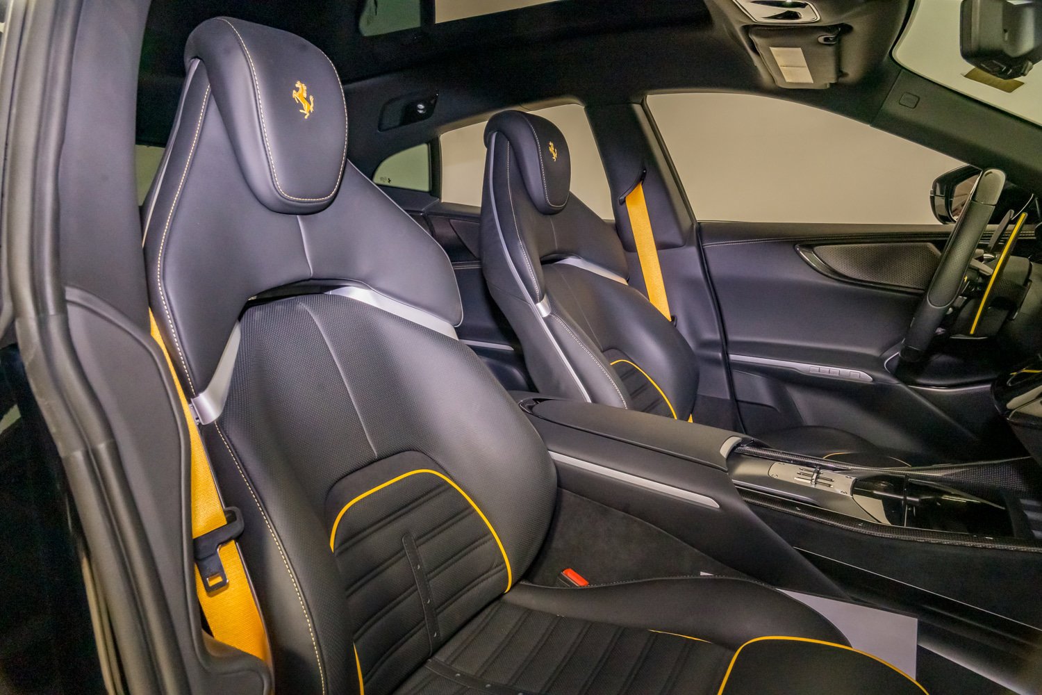 Used 2024 Ferrari Purosangue AWD/4WD image 32