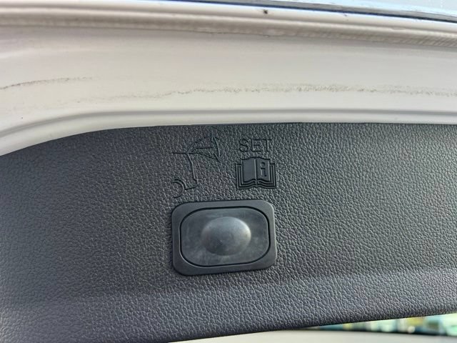 Used 2013 Ford Escape Titanium AWD/4WD image 16