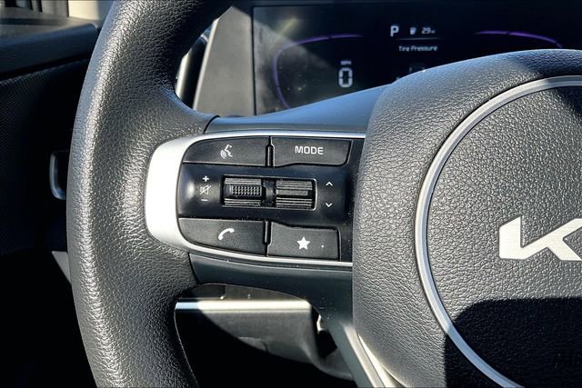 Used 2025 Kia Sportage LX image 10