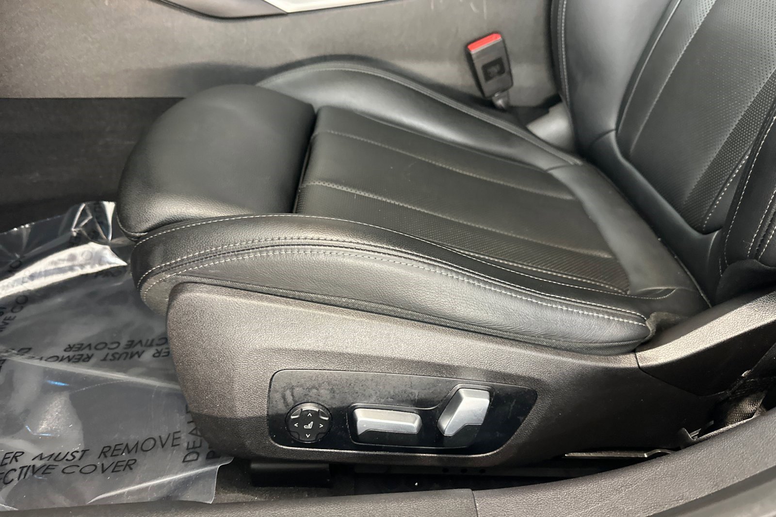 Used 2023 BMW 330e w/ M Sport Package image 14