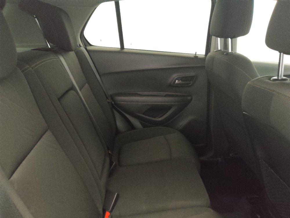Used 2020 Chevrolet Trax LT FWD image 19