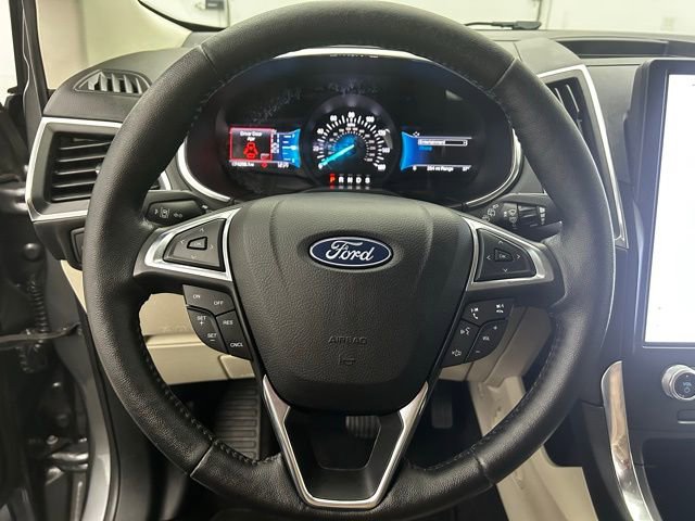 Used 2021 Ford Edge Titanium w/ Cargo Accessory Package image 18