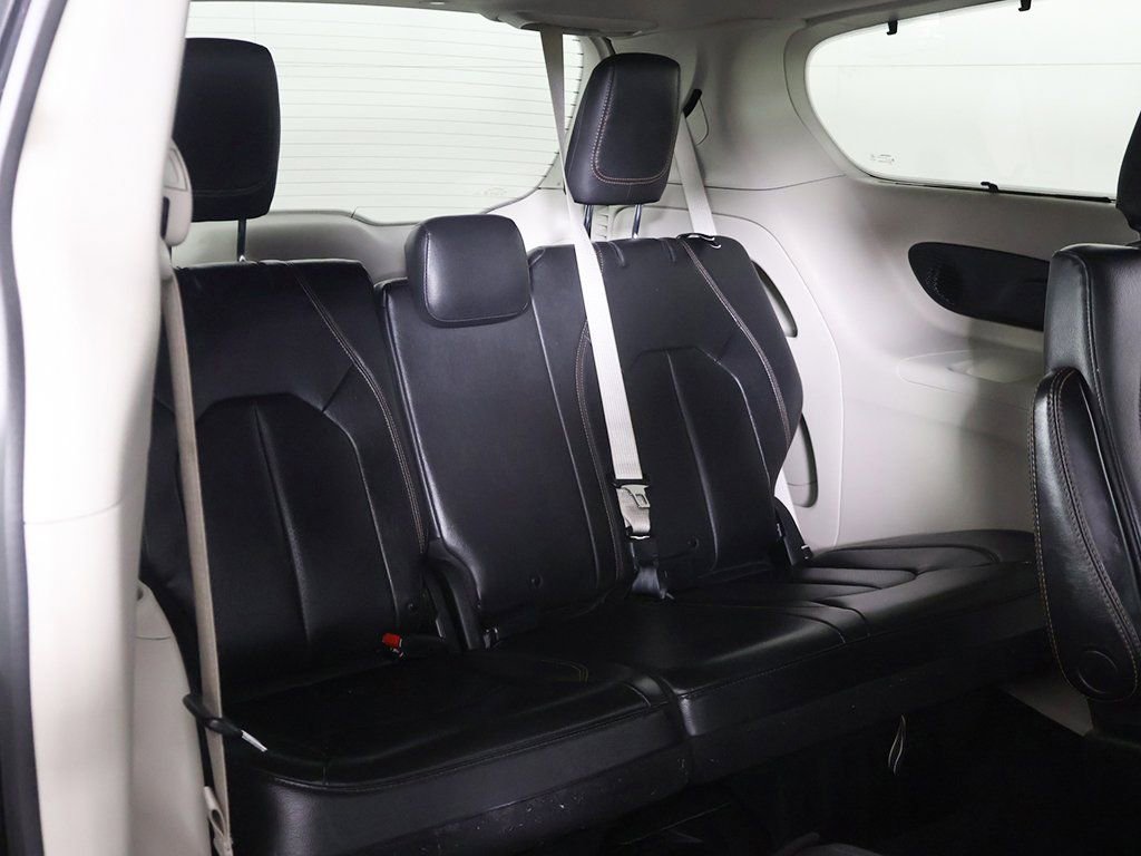 Used 2020 Chrysler Pacifica Touring-L Plus image 32