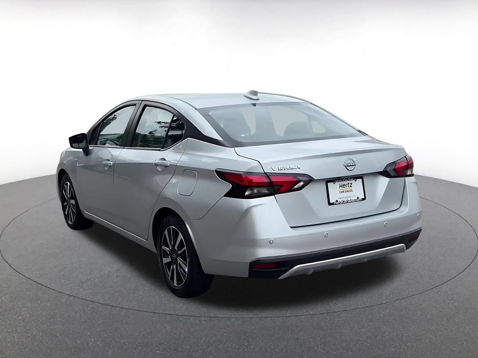 Used 2025 Nissan Versa SV FWD image 11