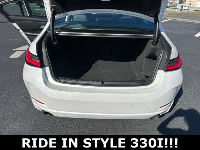 Used 2023 BMW 330i Sedan w/ Driving Assistance Package RWD image 15