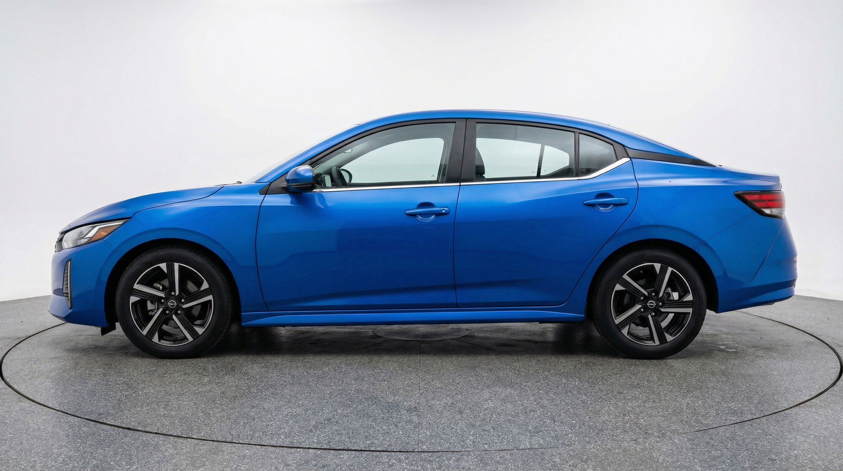 Used 2025 Nissan Sentra SV image 5