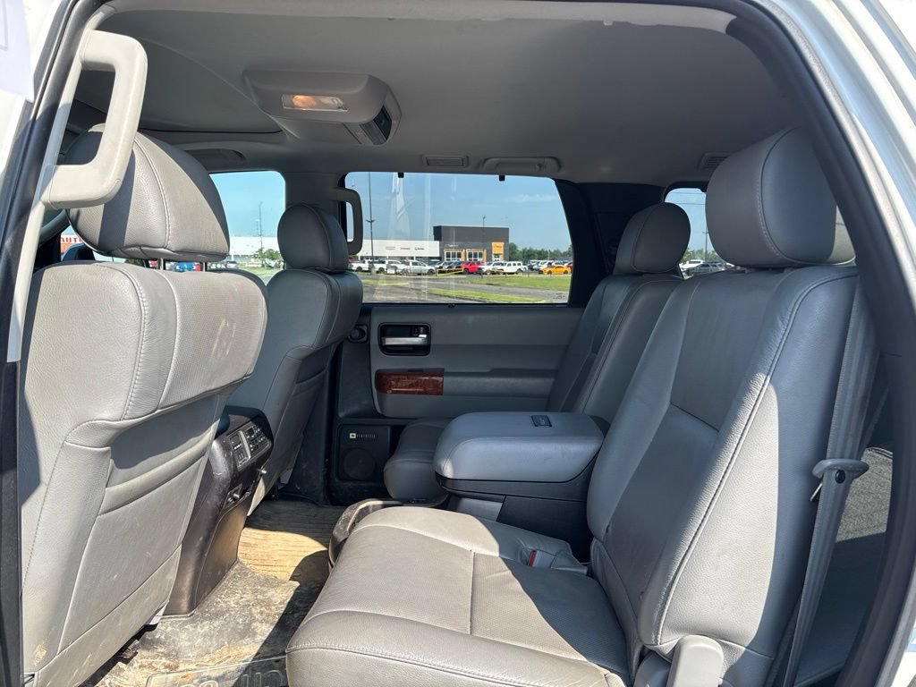Used 2018 Toyota Sequoia Platinum AWD/4WD image 10