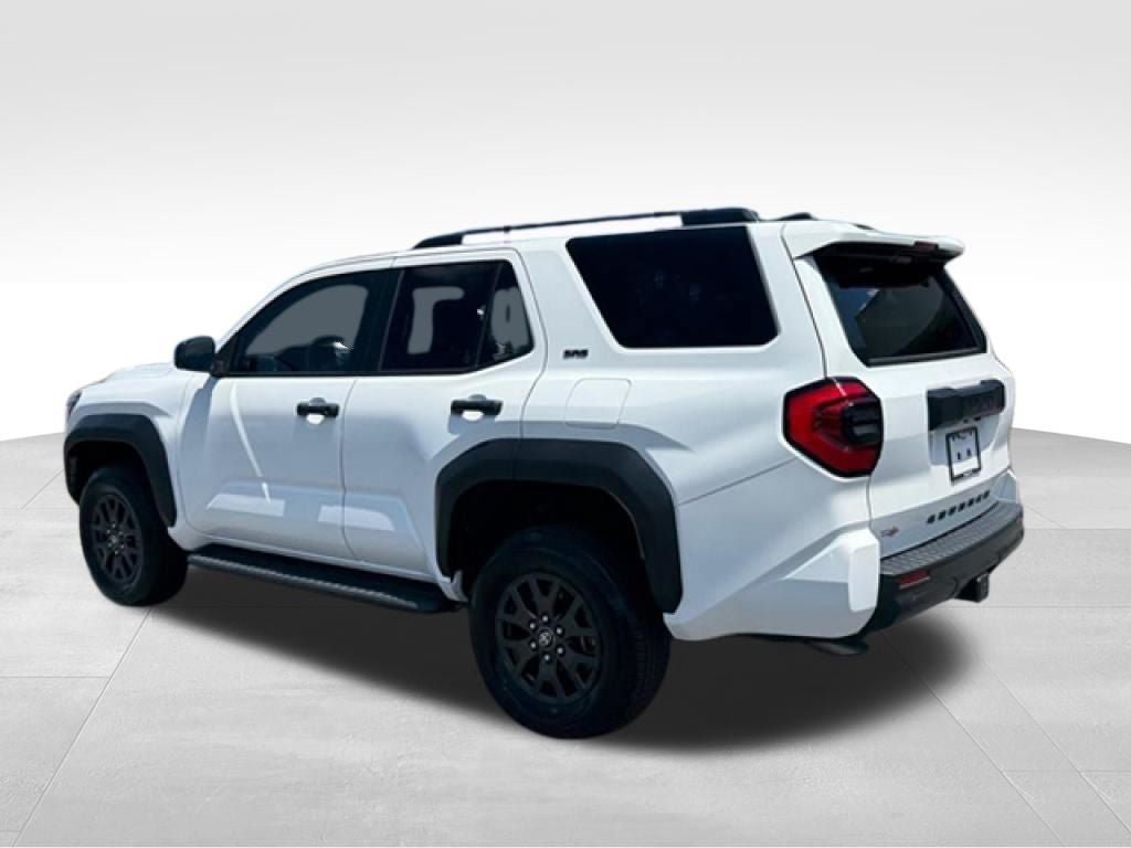 Used 2025 Toyota 4Runner SR5 AWD/4WD image 4