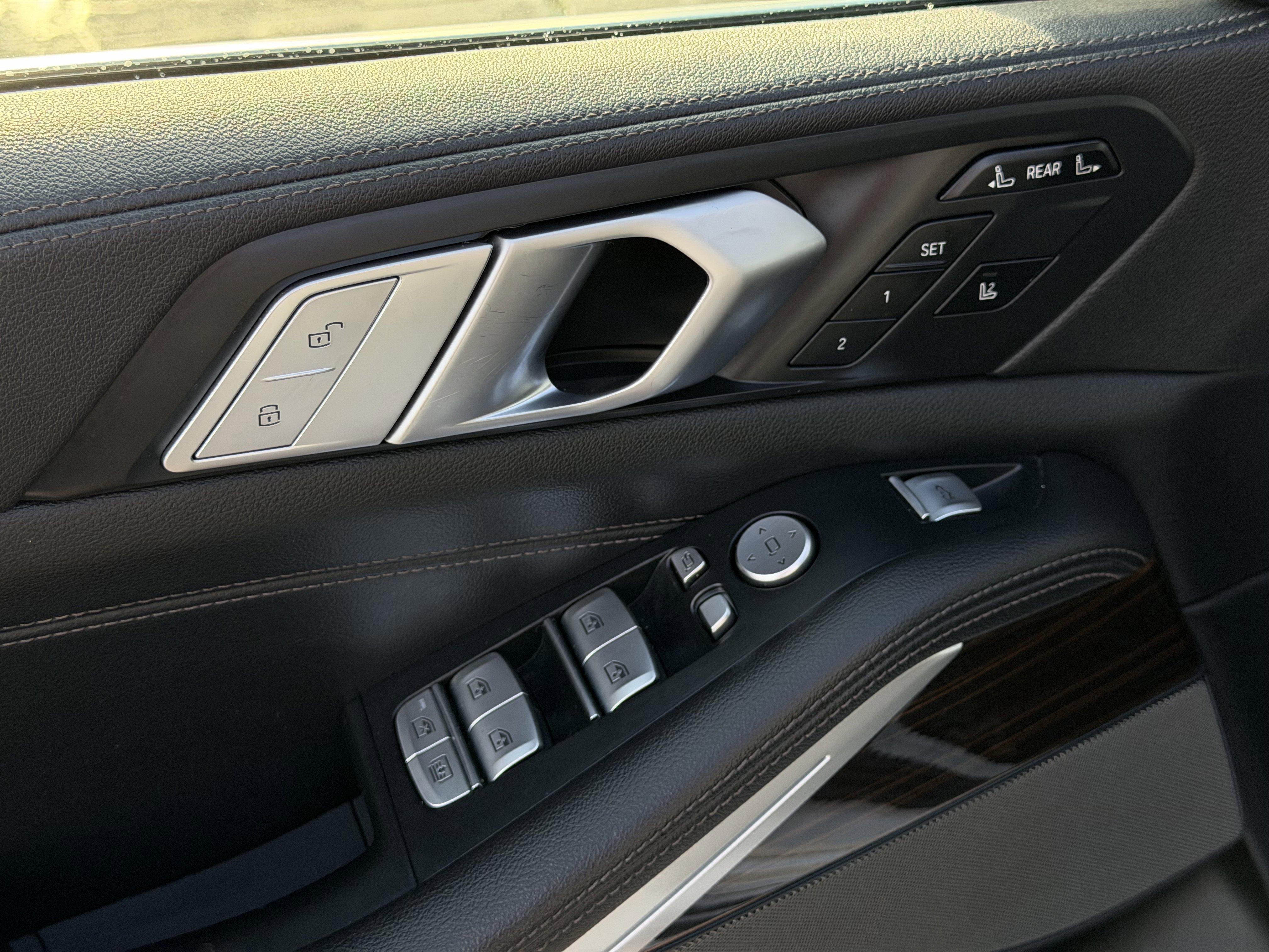 Used 2021 BMW X7 xDrive40i w/ Executive Package AWD/4WD image 12