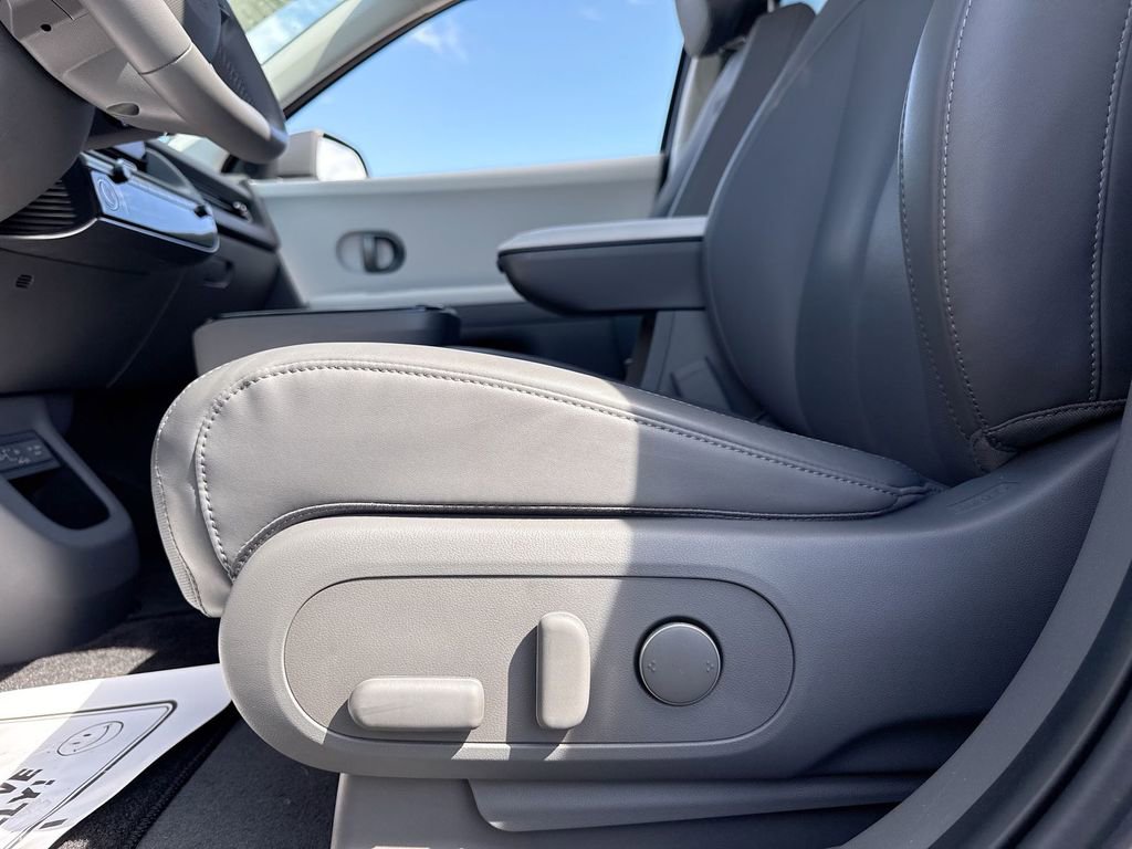 Used 2025 Hyundai Ioniq 5 SEL image 12