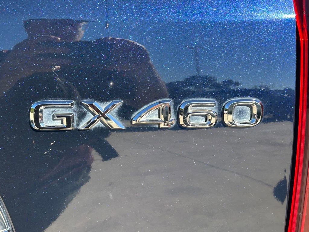Used 2021 Lexus GX 460 Luxury w/ Sport Design Package AWD/4WD image 10