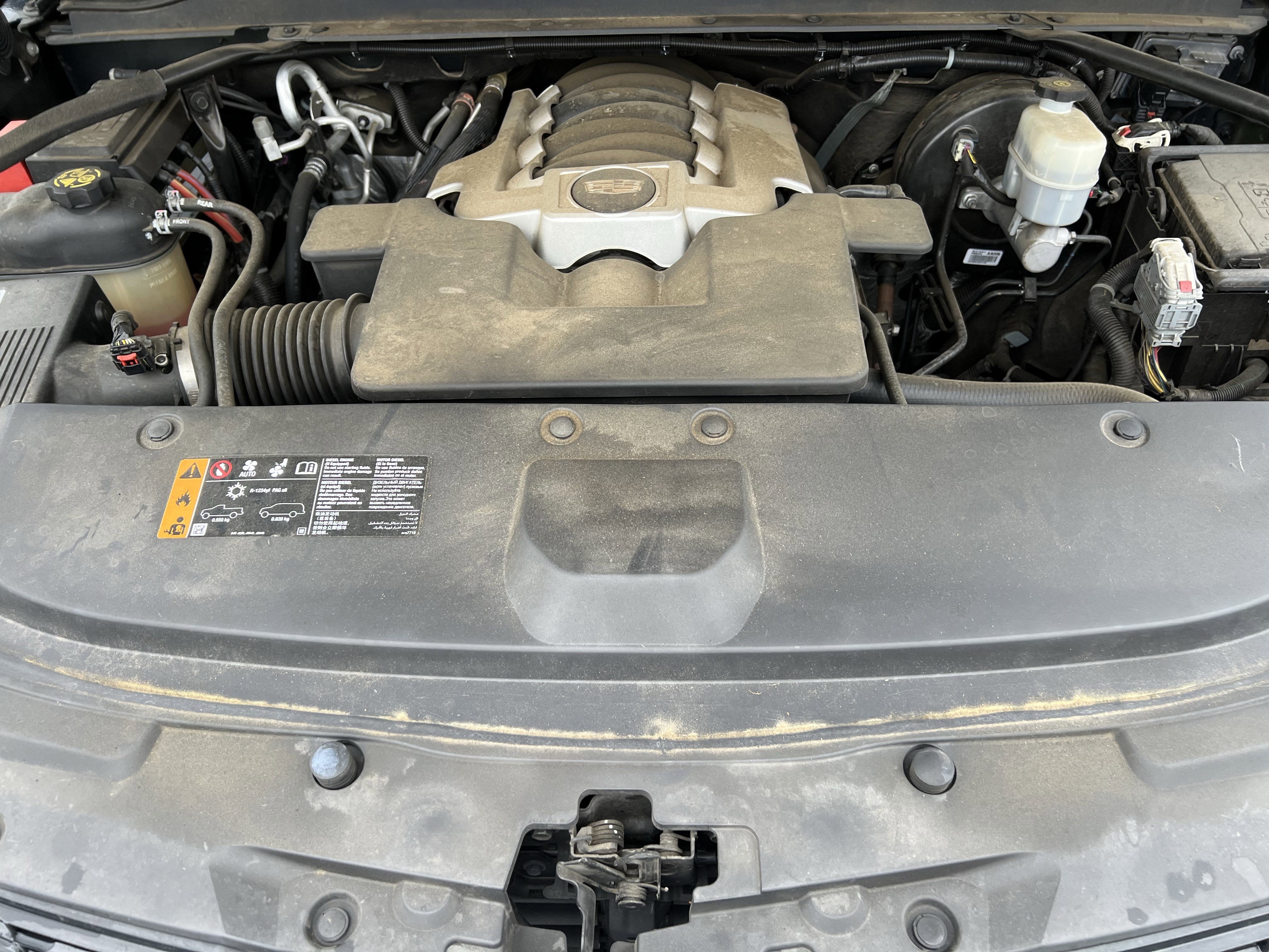 Used 2019 Cadillac Escalade ESV Luxury AWD/4WD image 36