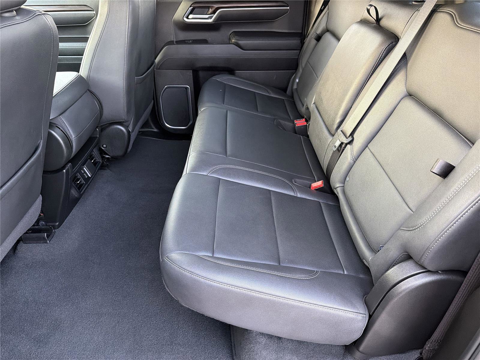 Used 2025 GMC Sierra 1500 SLT image 21