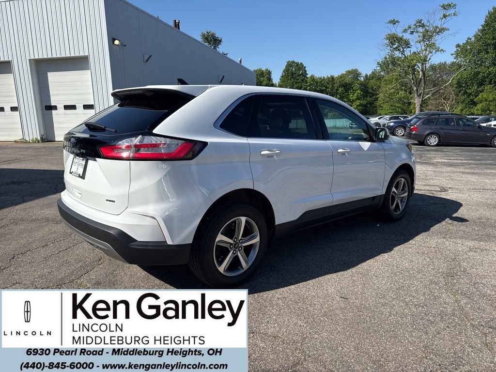 Used 2024 Ford Edge SEL w/ Convenience Package AWD/4WD image 3