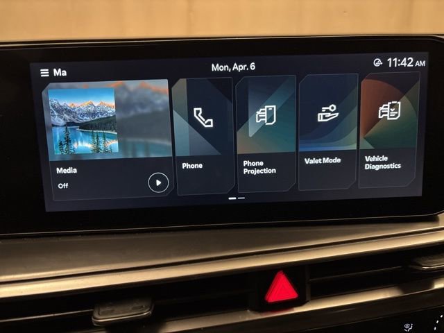 Certified 2025 Kia Sorento LX image 16