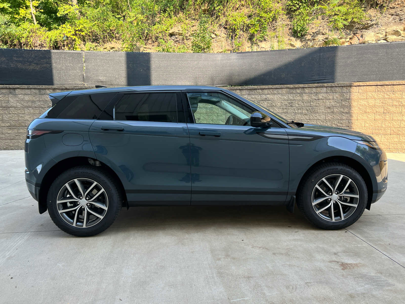 Certified 2025 Land Rover Range Rover Evoque S image 7