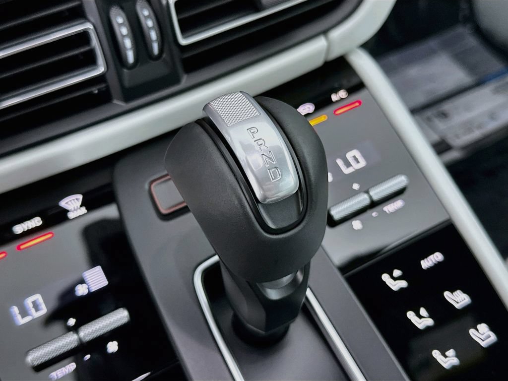 New 2026 Porsche Macan GTS AWD/4WD image 18
