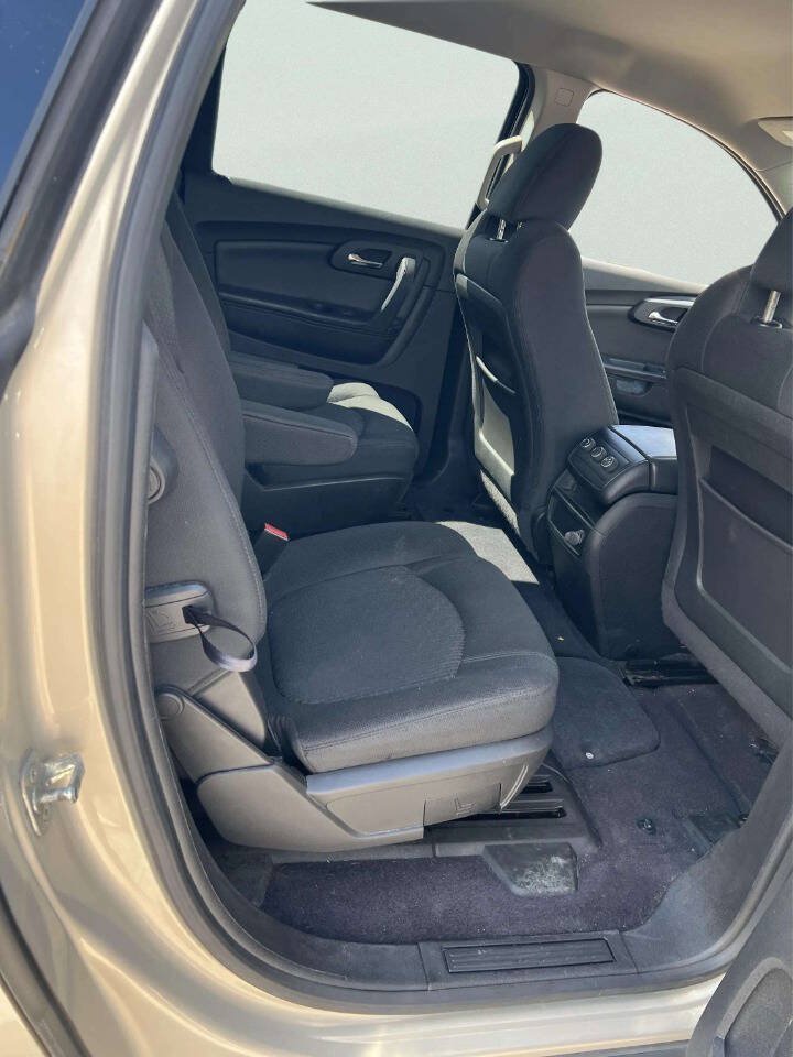 Used 2012 Chevrolet Traverse LT w/ All-Star Edition AWD/4WD image 3
